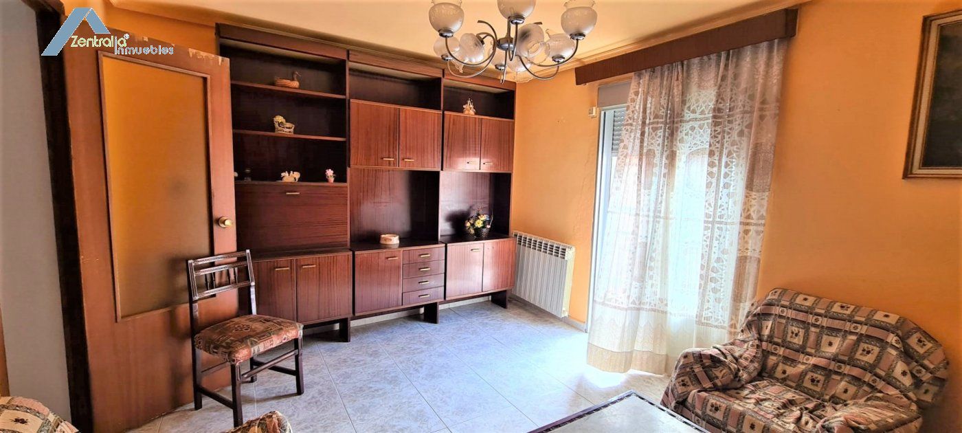 Casa de pueblo con 4 apartamentos . Ideal para turismo rural