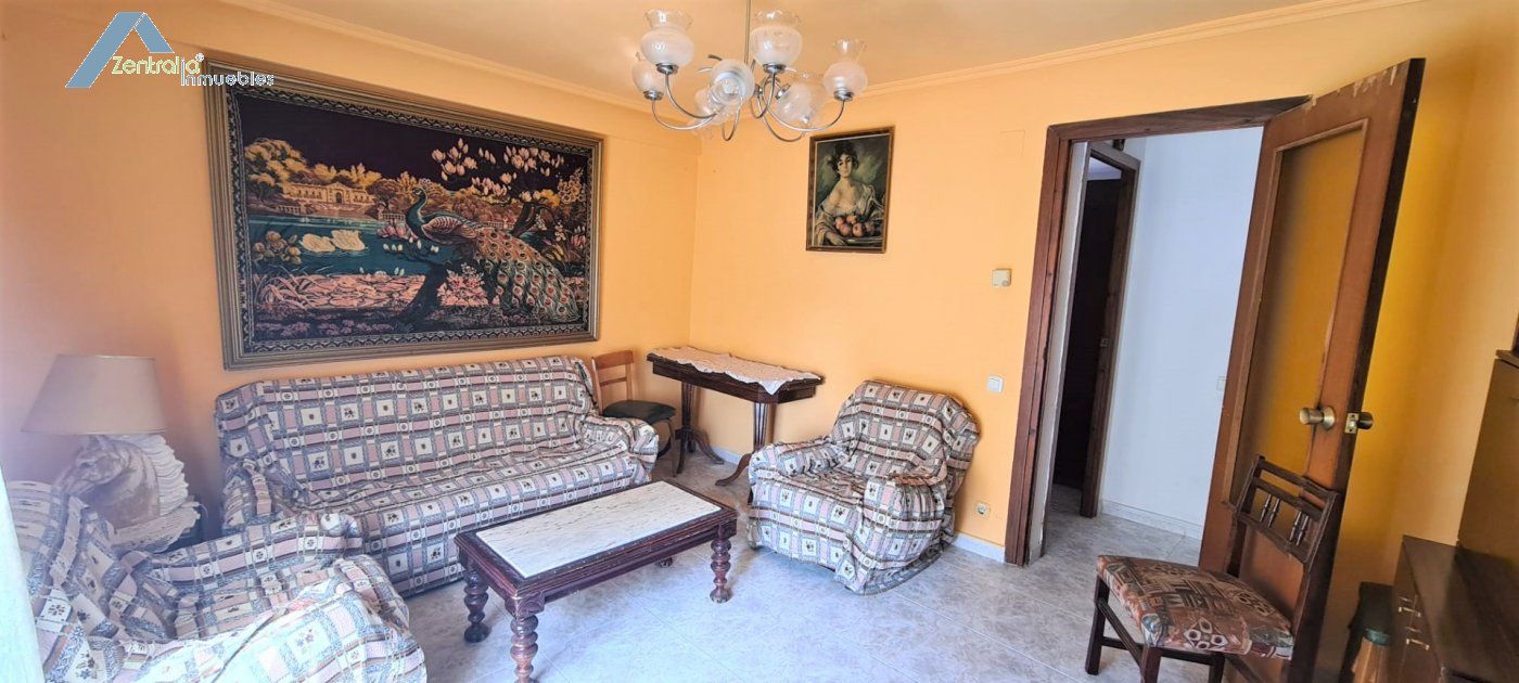 Casa de pueblo con 4 apartamentos . Ideal para turismo rural