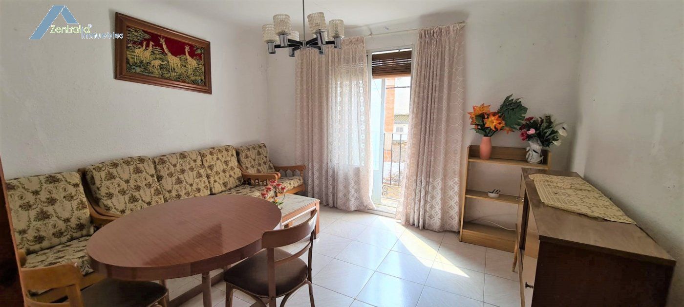 Casa de pueblo con 4 apartamentos . Ideal para turismo rural