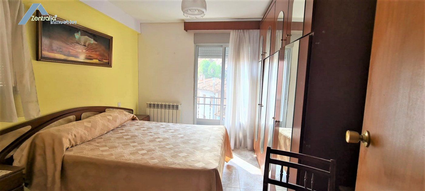 Casa de pueblo con 4 apartamentos . Ideal para turismo rural