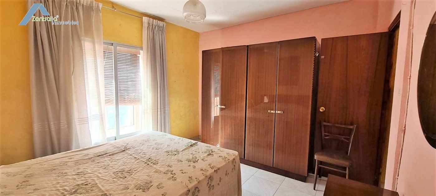 Casa de pueblo con 4 apartamentos . Ideal para turismo rural
