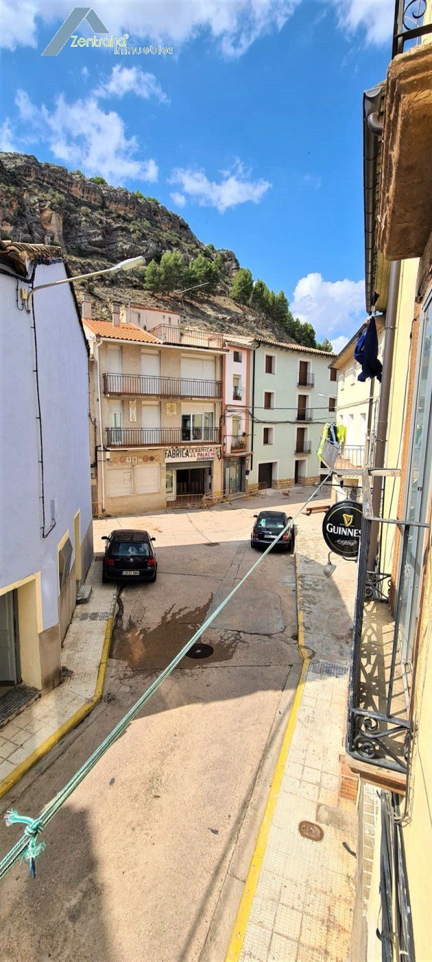 Casa de pueblo con 4 apartamentos . Ideal para turismo rural