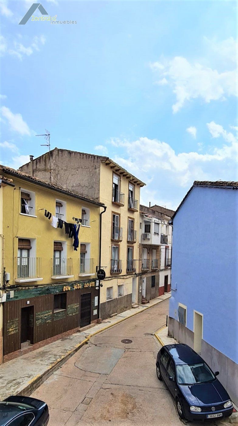 Casa de pueblo con 4 apartamentos . Ideal para turismo rural