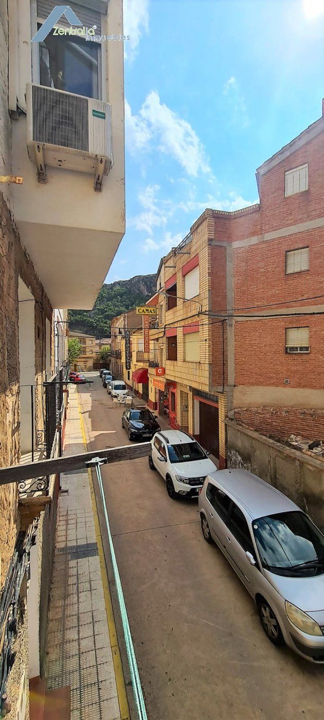 Casa de pueblo con 4 apartamentos . Ideal para turismo rural