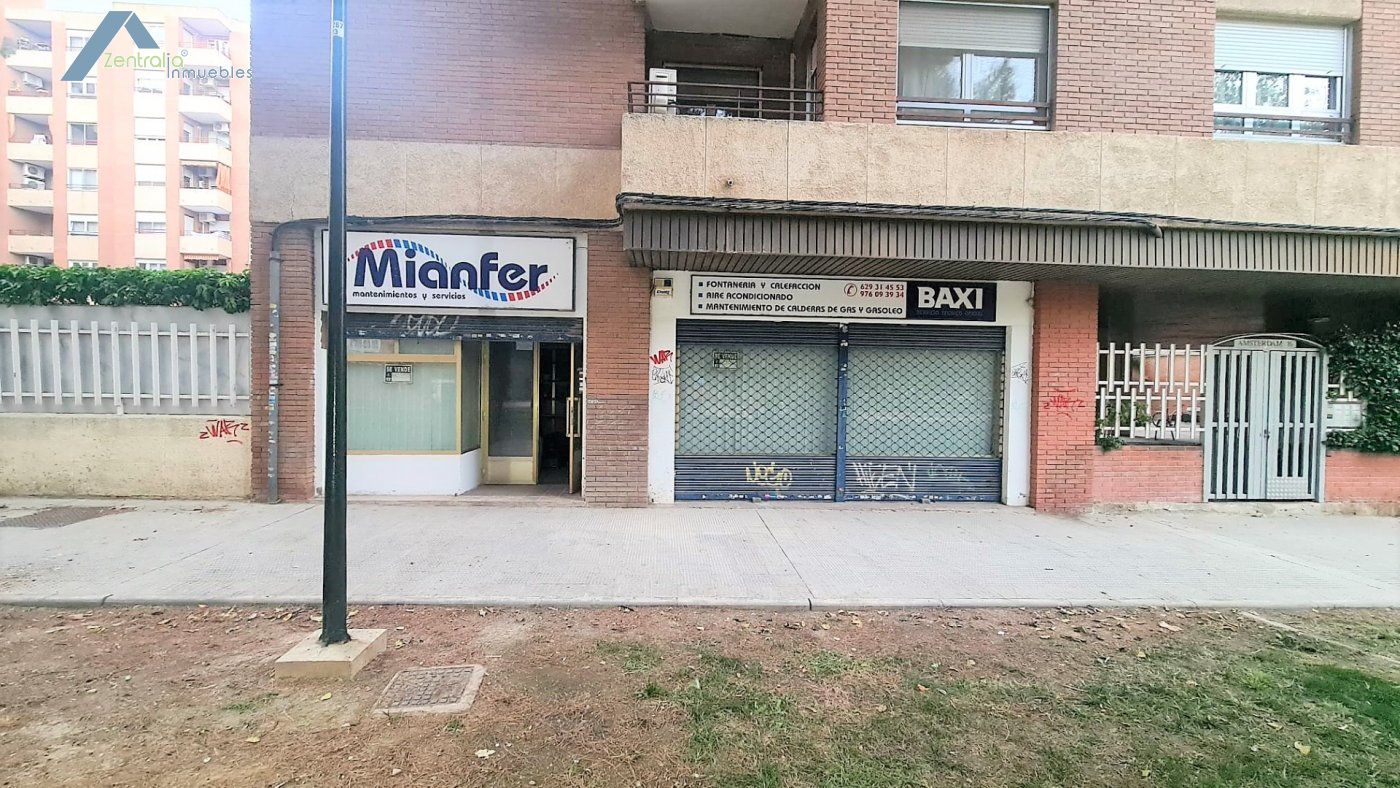 Local Comercial instalado en Almozara