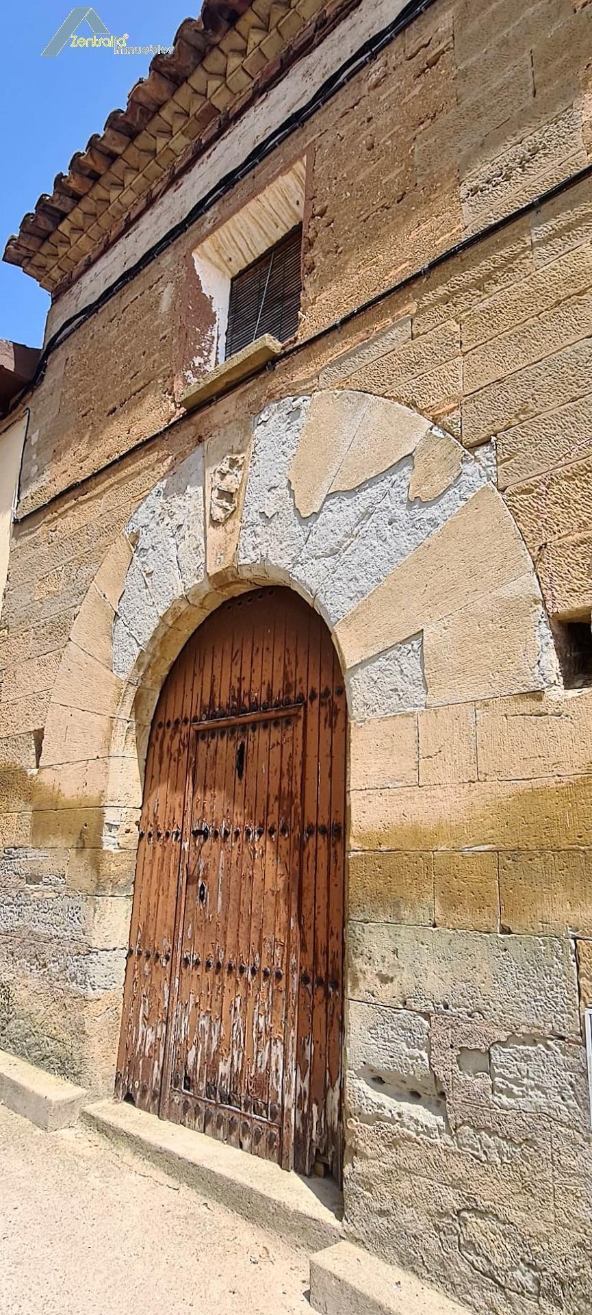 Casa solar  de 1588 llena de historia en Loscorrales