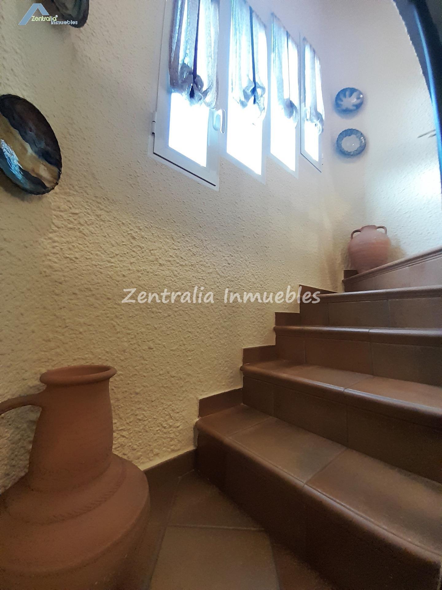 BONITO DÚPLEX 3 DORM + BAÑO + ASEO + GARAJE + TRASTERO