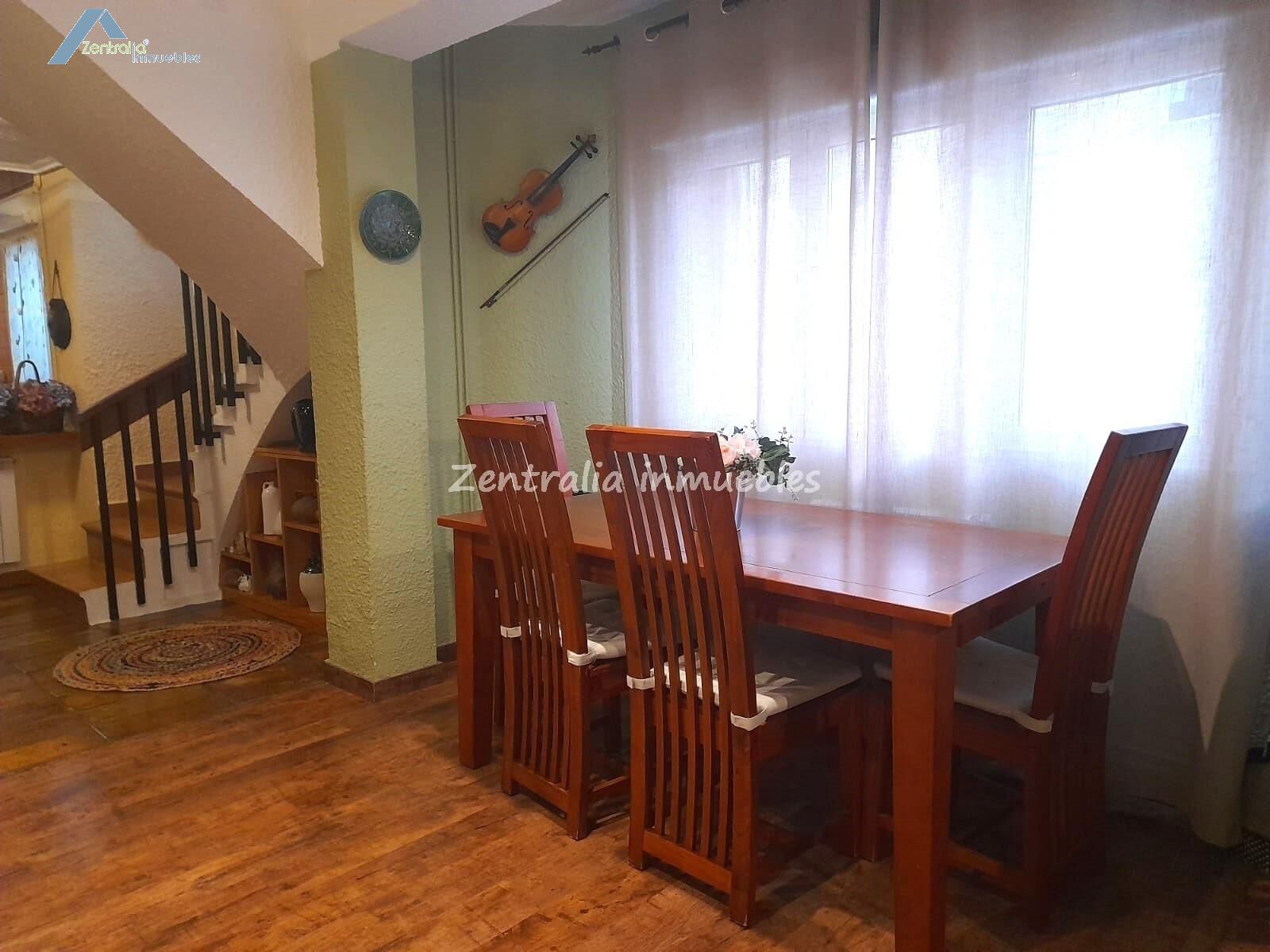 BONITO DÚPLEX 3 DORM + BAÑO + ASEO + GARAJE + TRASTERO