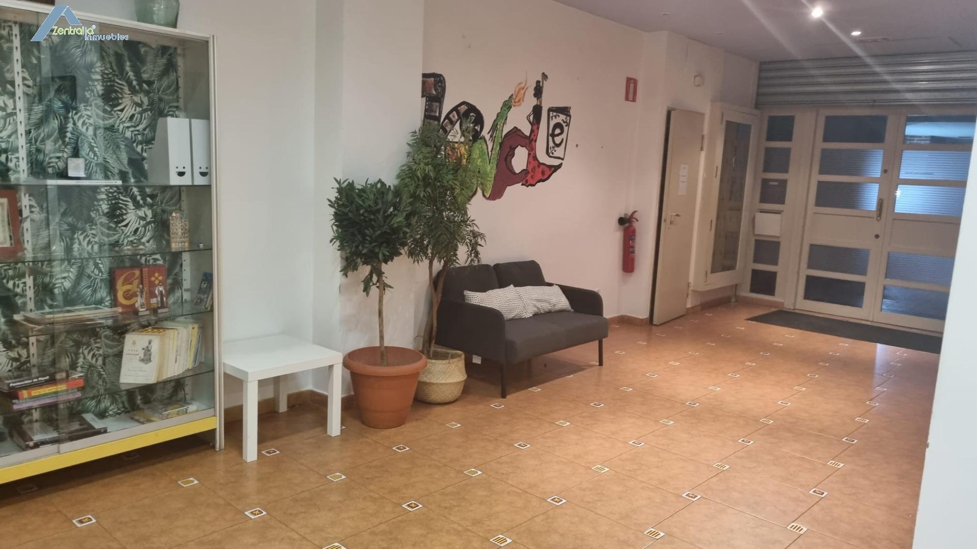 Gran local en Escosura