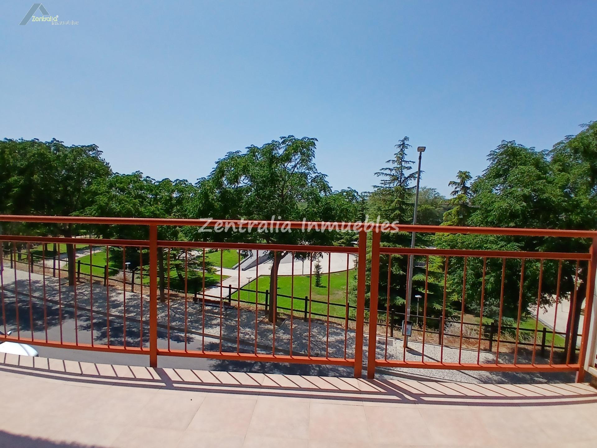 ALQUILER PISO AMUEBLADO  2 DORM + PLAZA GARAJE + TRASTERO