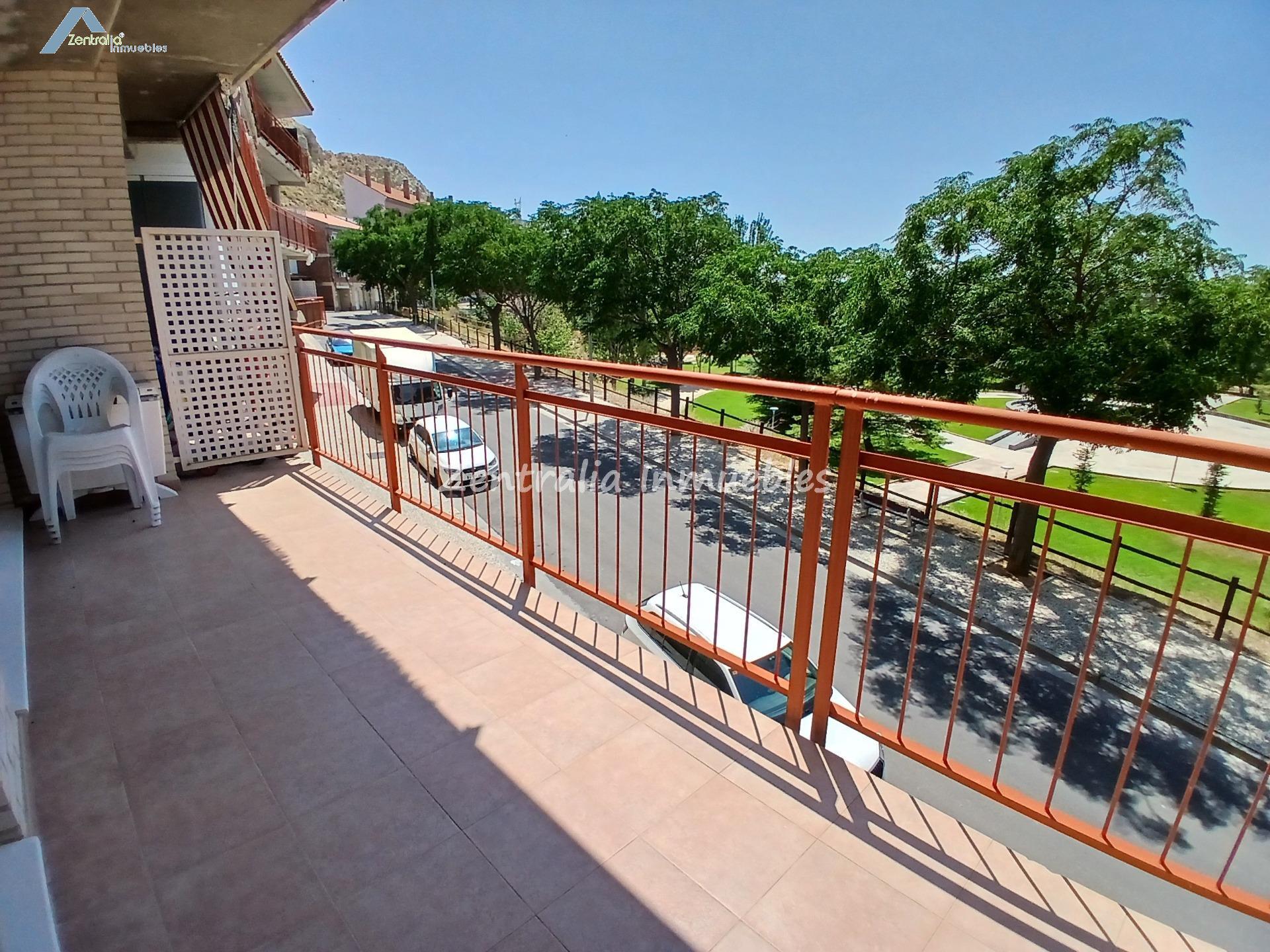 ALQUILER PISO AMUEBLADO  2 DORM + PLAZA GARAJE + TRASTERO