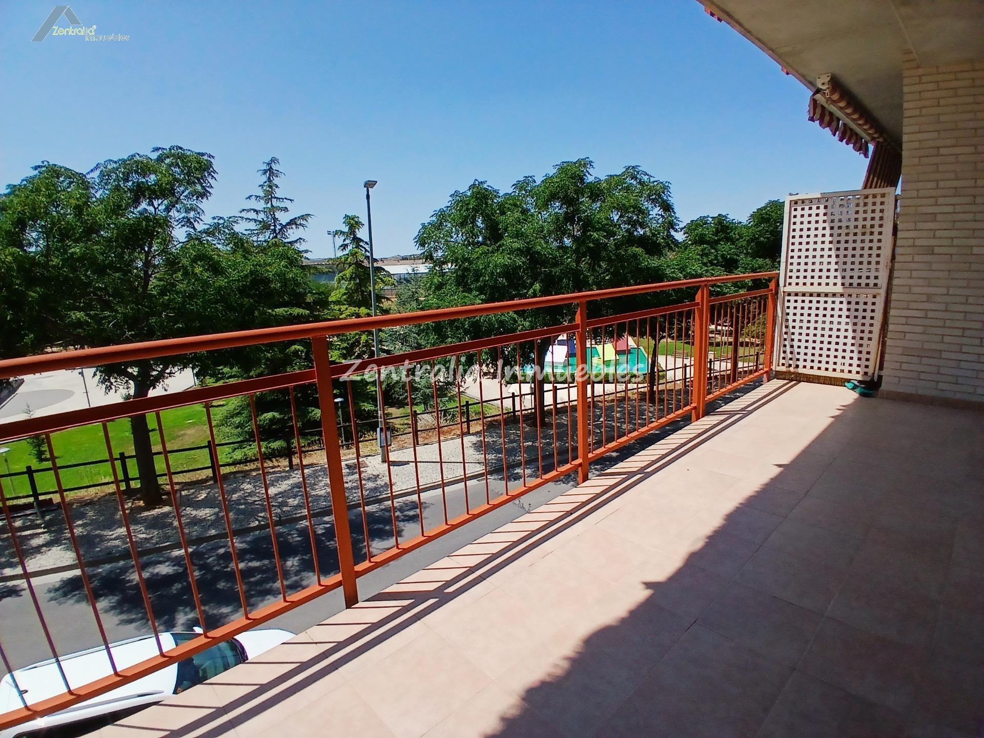 ALQUILER PISO AMUEBLADO  2 DORM + PLAZA GARAJE + TRASTERO