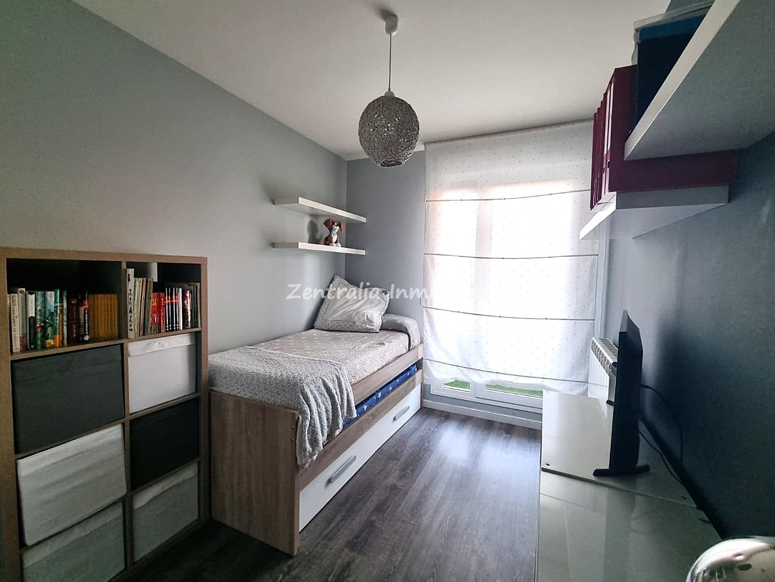 VIVIENDA (4 DORM y 2 BAÑOS) + GARAJE + TRASTERO