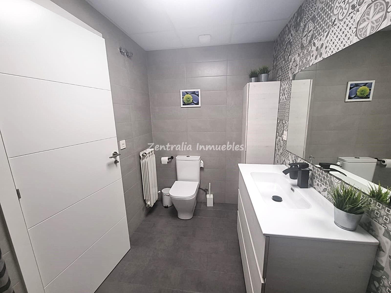 VIVIENDA (4 DORM y 2 BAÑOS) + GARAJE + TRASTERO