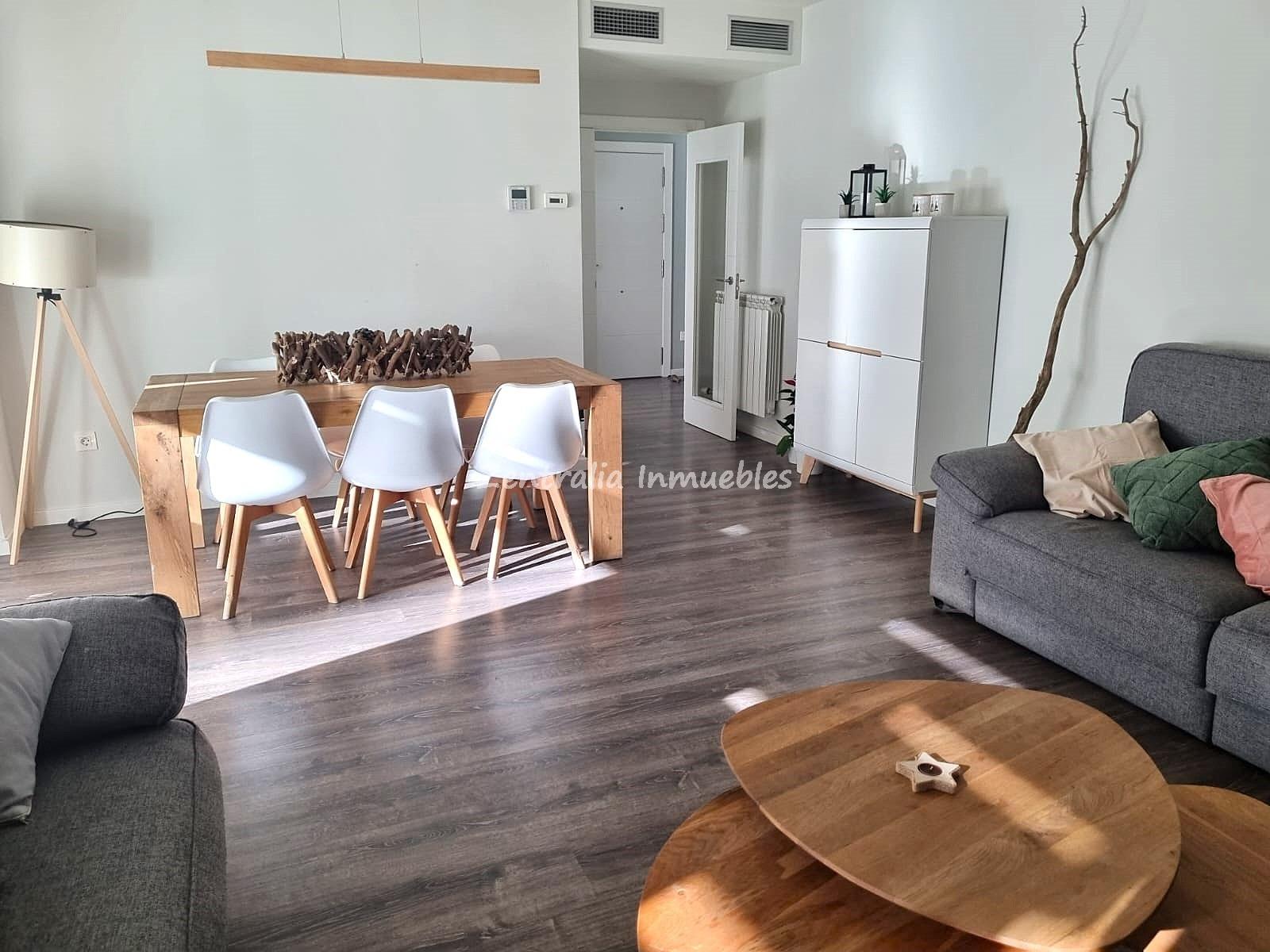 VIVIENDA (4 DORM y 2 BAÑOS) + GARAJE + TRASTERO
