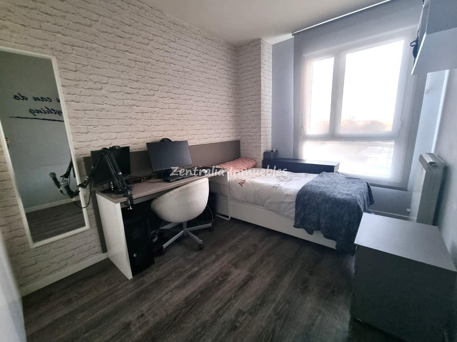 VIVIENDA (4 DORM y 2 BAÑOS) + GARAJE + TRASTERO