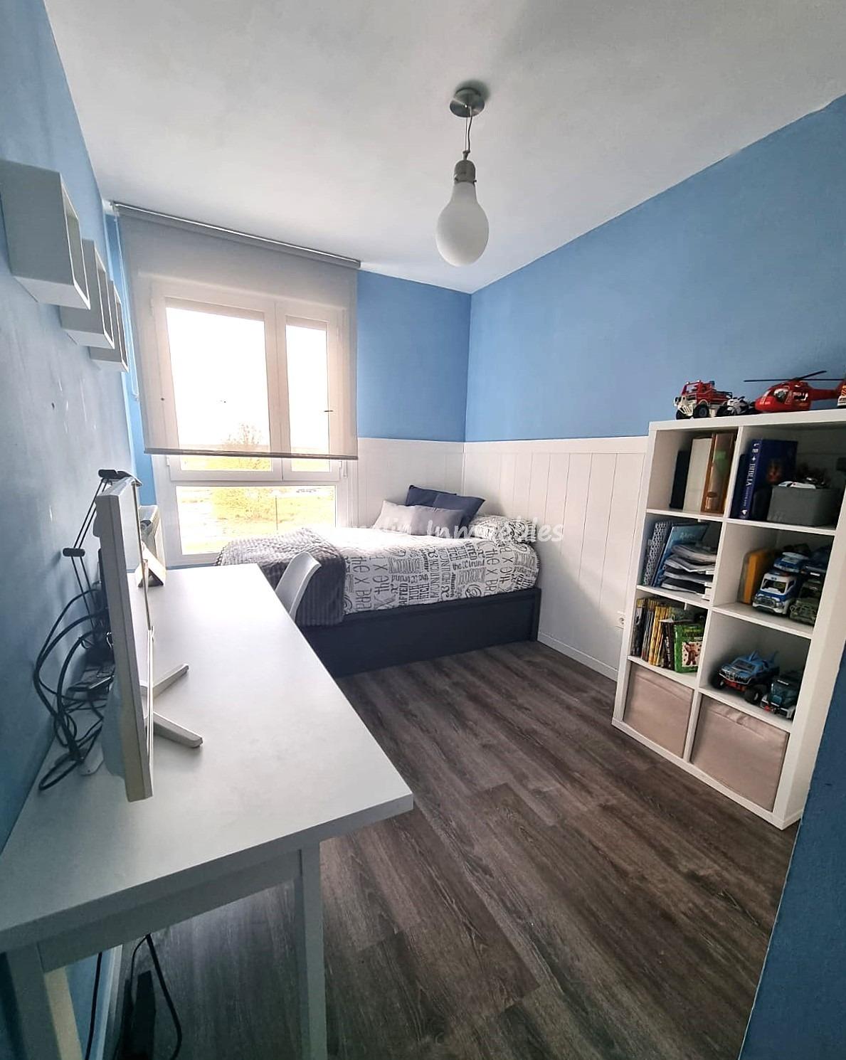 VIVIENDA (4 DORM y 2 BAÑOS) + GARAJE + TRASTERO