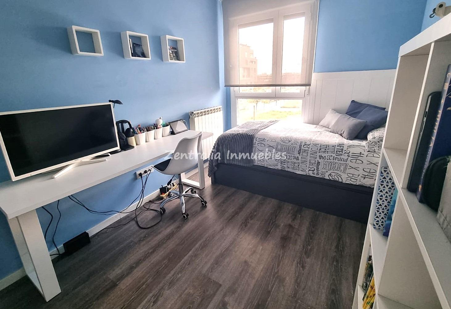 VIVIENDA (4 DORM y 2 BAÑOS) + GARAJE + TRASTERO