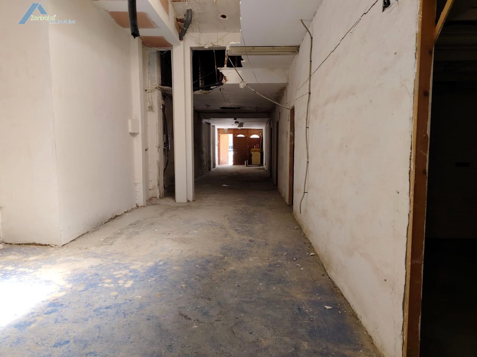 Local de 200 m² en La Almozara