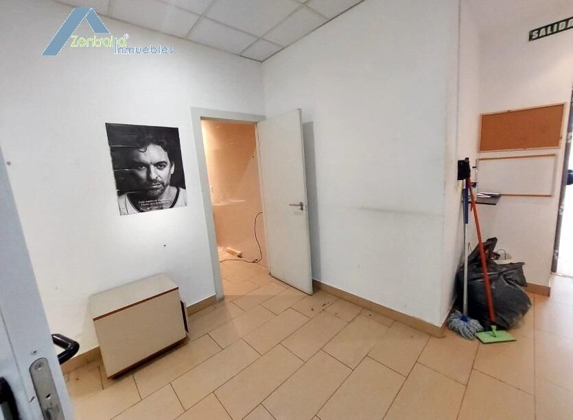 Alquiler de mágifico local  completamente instalado con gran escaparate en Gran Via 34
