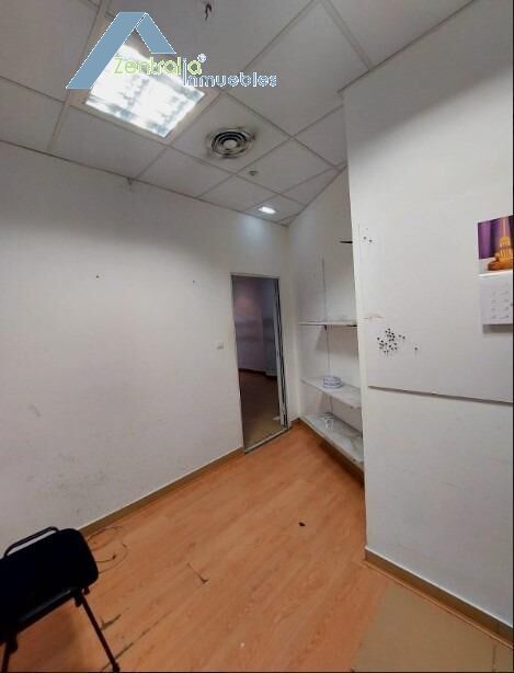 Alquiler de mágifico local  completamente instalado con gran escaparate en Gran Via 34