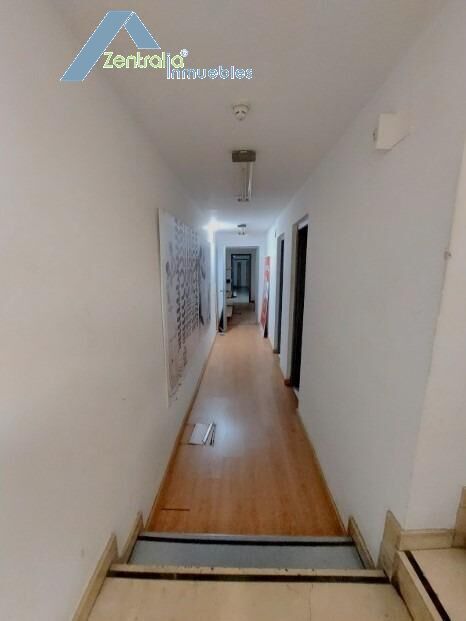 Alquiler de mágifico local  completamente instalado con gran escaparate en Gran Via 34