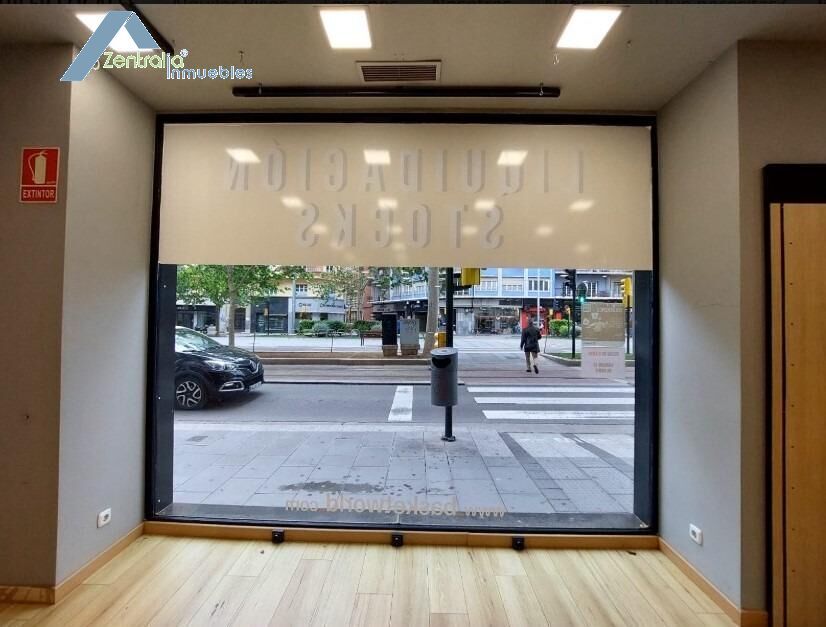 Alquiler de mágifico local  completamente instalado con gran escaparate en Gran Via 34