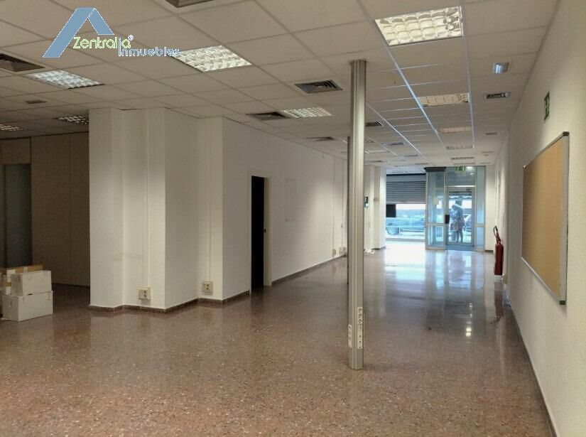 Local en alquiler en Cesareo Alierta