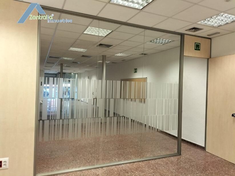 Local en alquiler en Cesareo Alierta