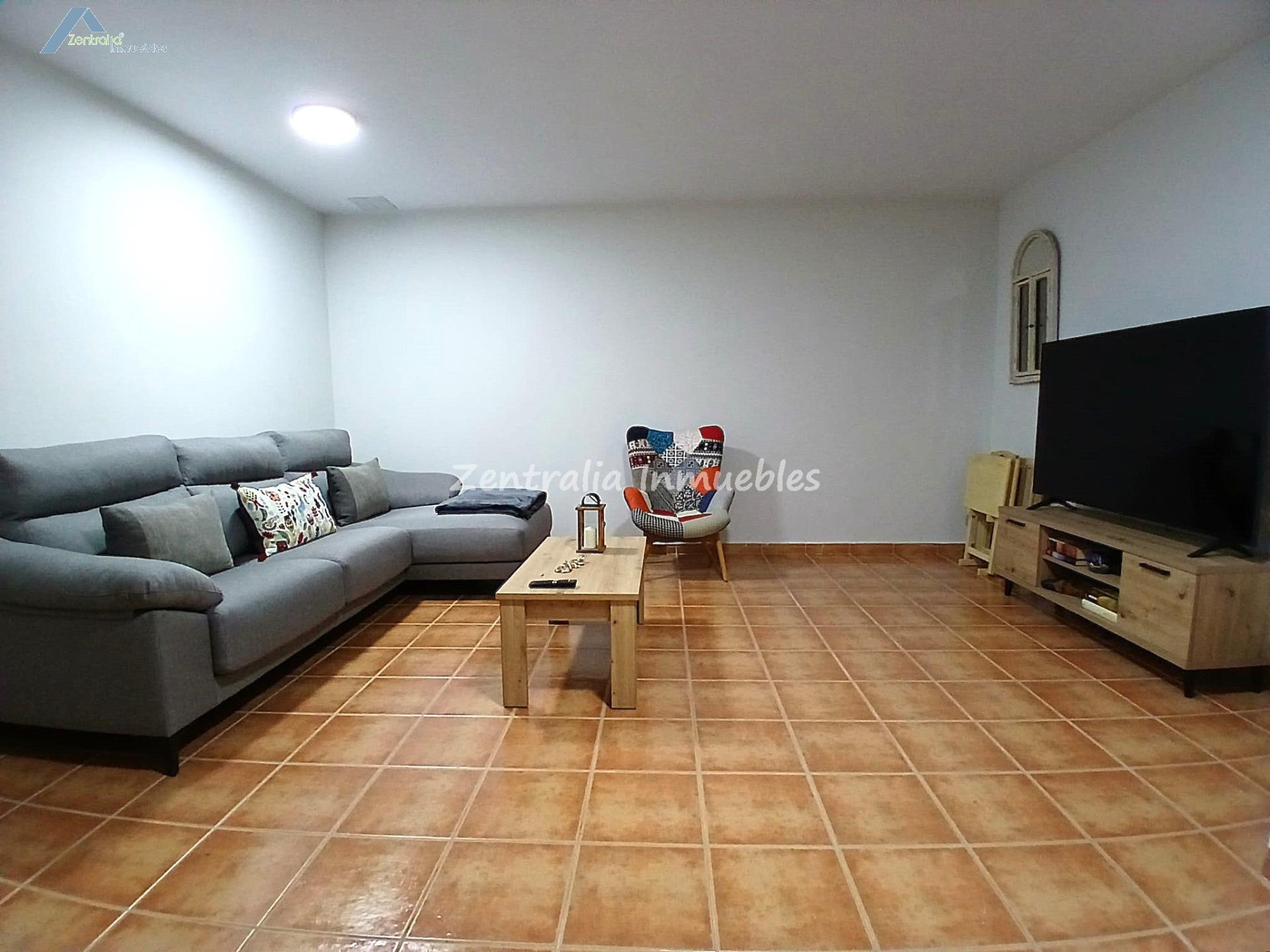 UNIFAMILIAR ADOSADO REFORMADO PARA ENTRAR A VIVIR