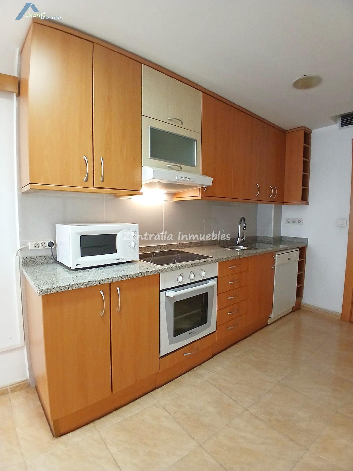 AMPLIA VIVIENDA 5 DORMITORIOS + 3 BAÑOS