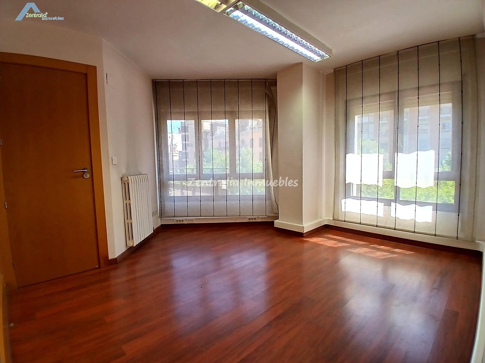 AMPLIA VIVIENDA 5 DORMITORIOS + 3 BAÑOS