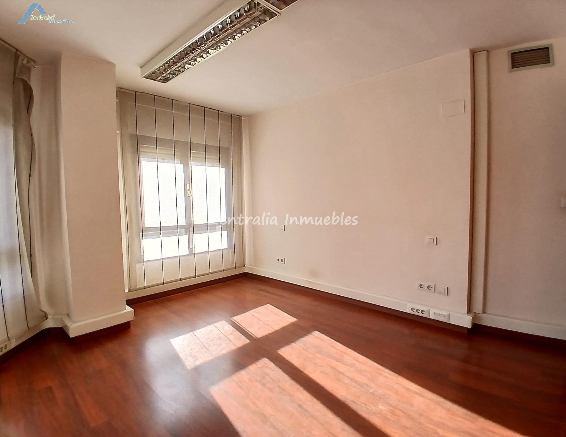 AMPLIA VIVIENDA 5 DORMITORIOS + 3 BAÑOS