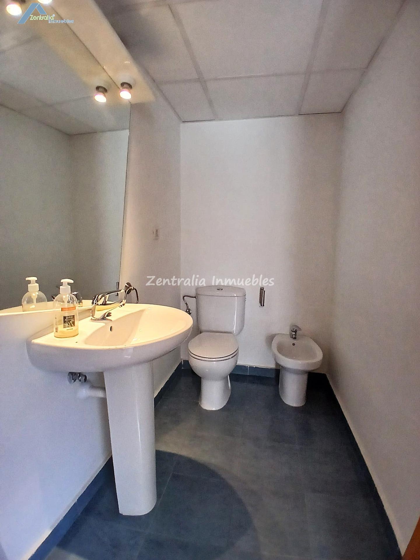 AMPLIA VIVIENDA 5 DORMITORIOS + 3 BAÑOS