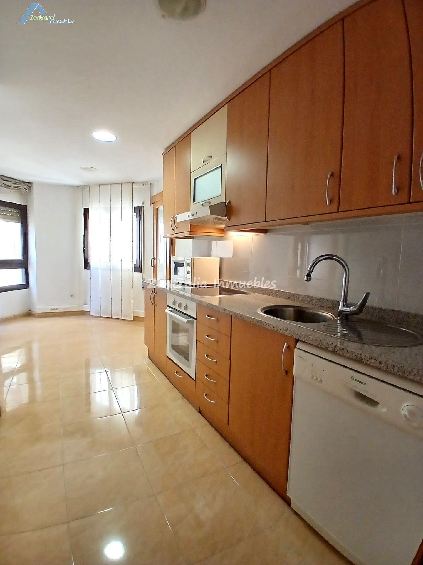 AMPLIA VIVIENDA 5 DORMITORIOS + 3 BAÑOS