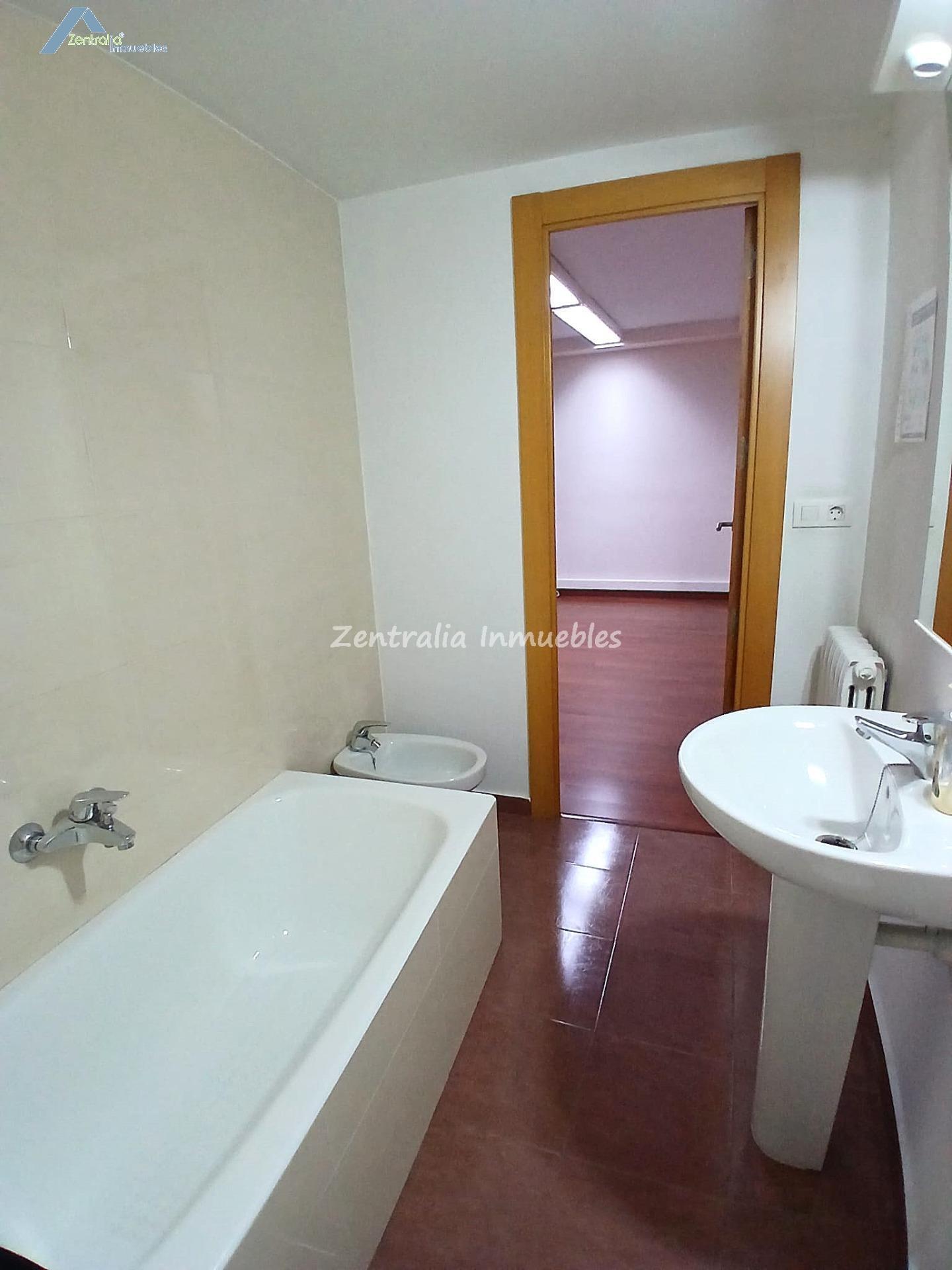 AMPLIA VIVIENDA 5 DORMITORIOS + 3 BAÑOS