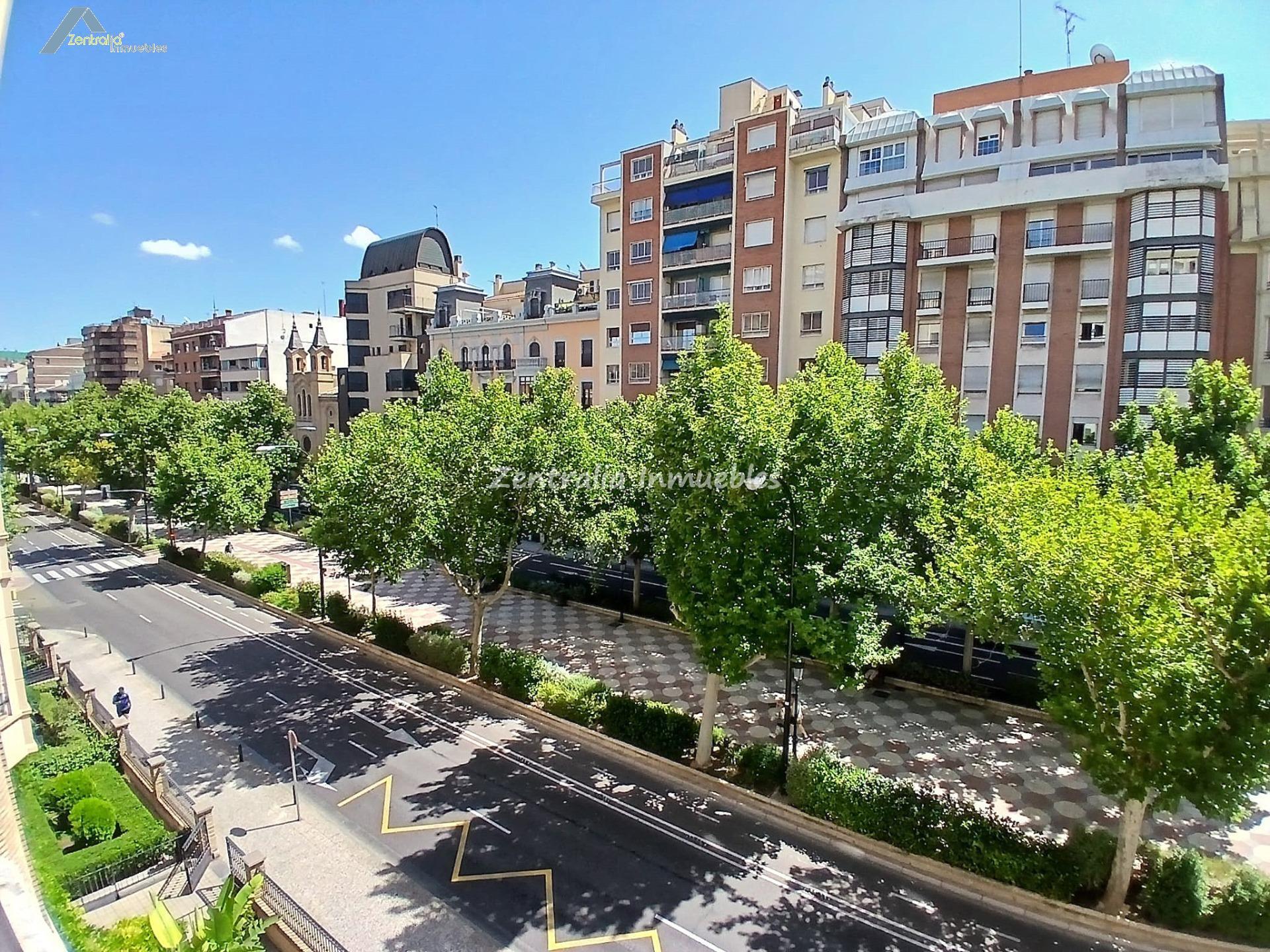 AMPLIA VIVIENDA 5 DORMITORIOS + 3 BAÑOS