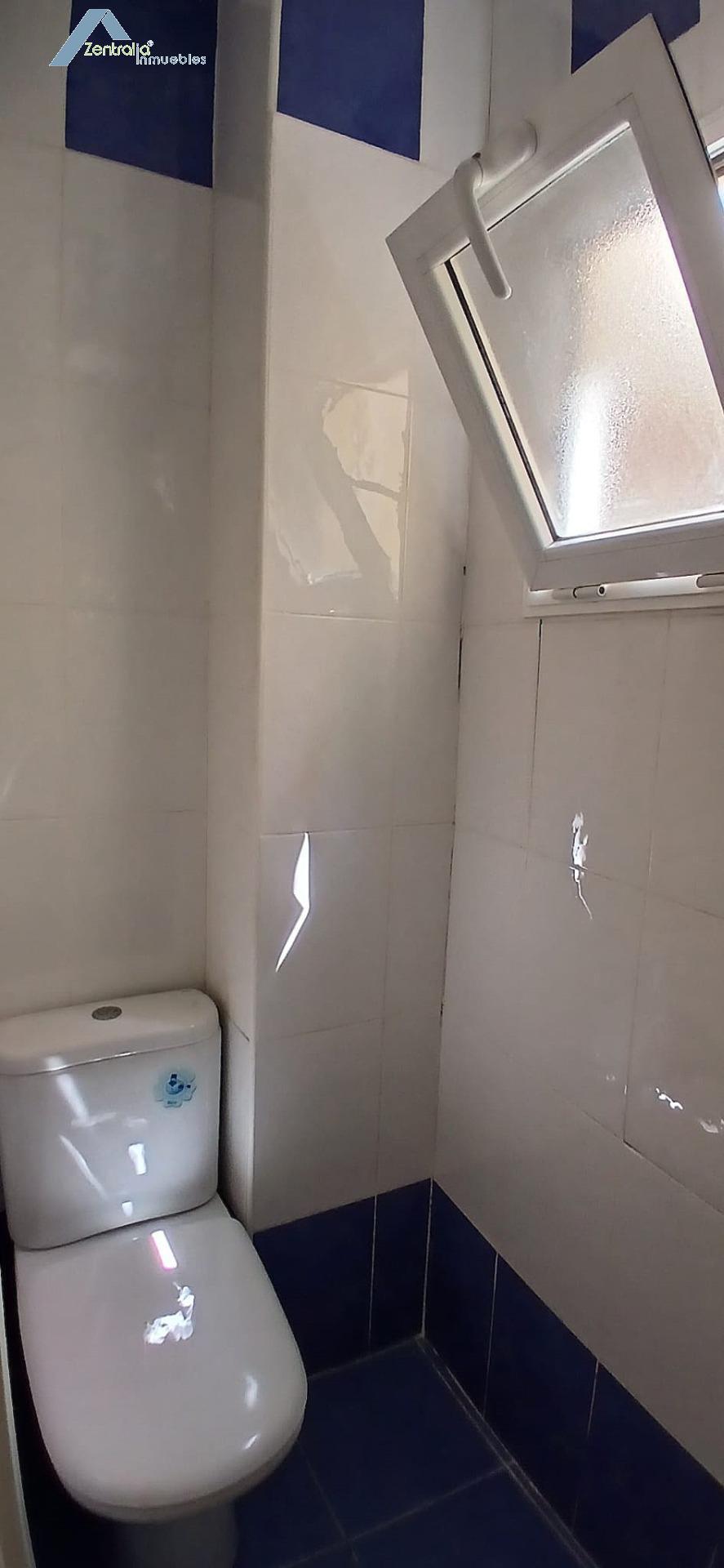 CÉNTRICA OFICINA CON 4 DESPACHOS