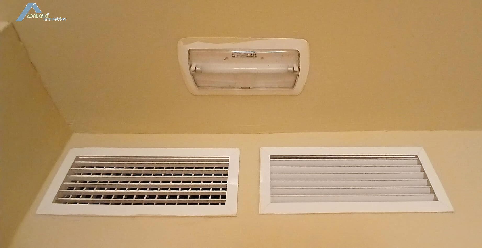 CÉNTRICA OFICINA CON 4 DESPACHOS