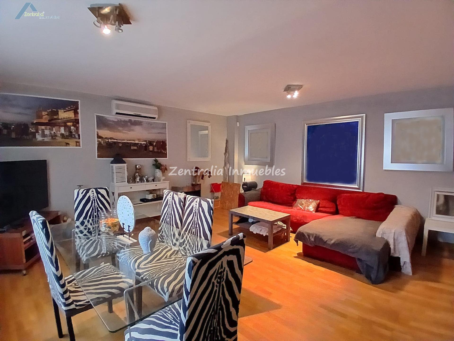 VIVIENDA UNIFAMILIAR CON JARDÍN PRIVADO