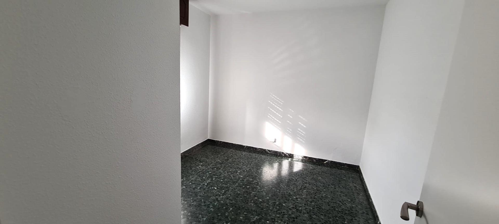 Amplío y luminoso piso en alquiler en Romareda