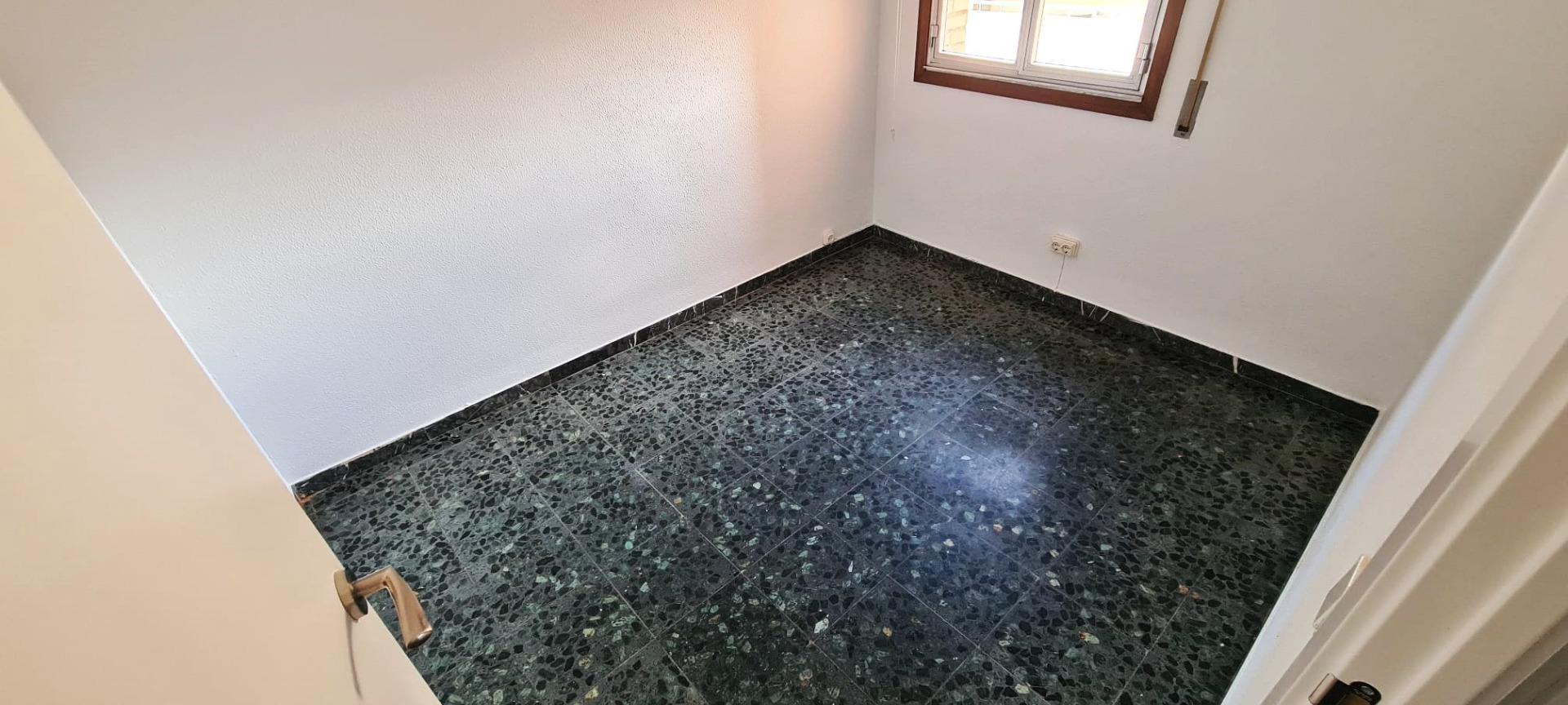 Amplío y luminoso piso en alquiler en Romareda