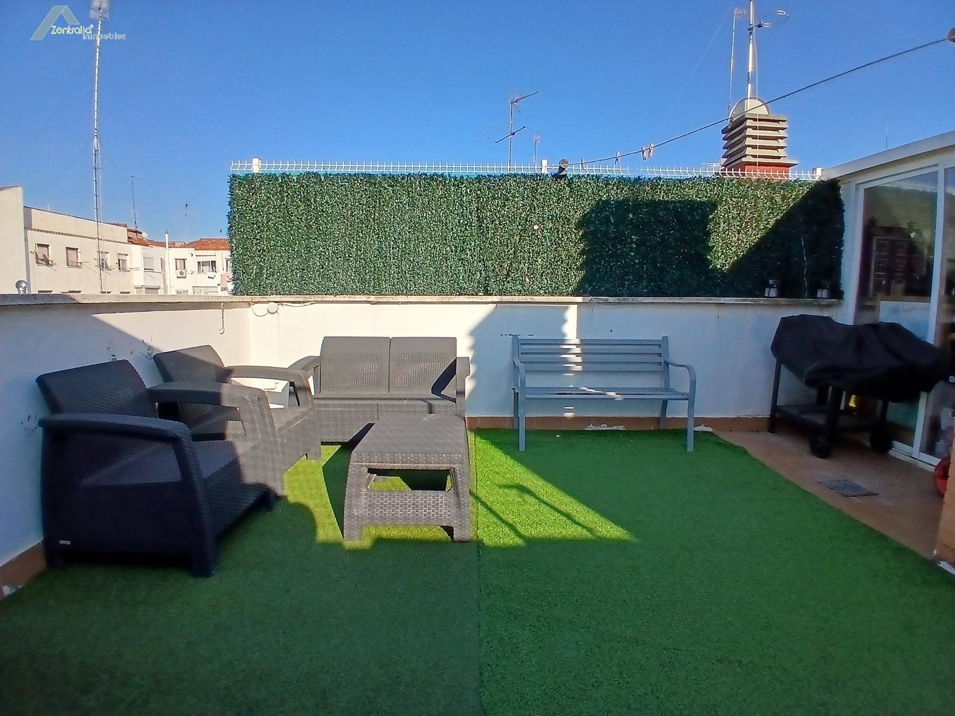 VIVIENDA AMUEBLADA CON AMPLIA TERRAZA