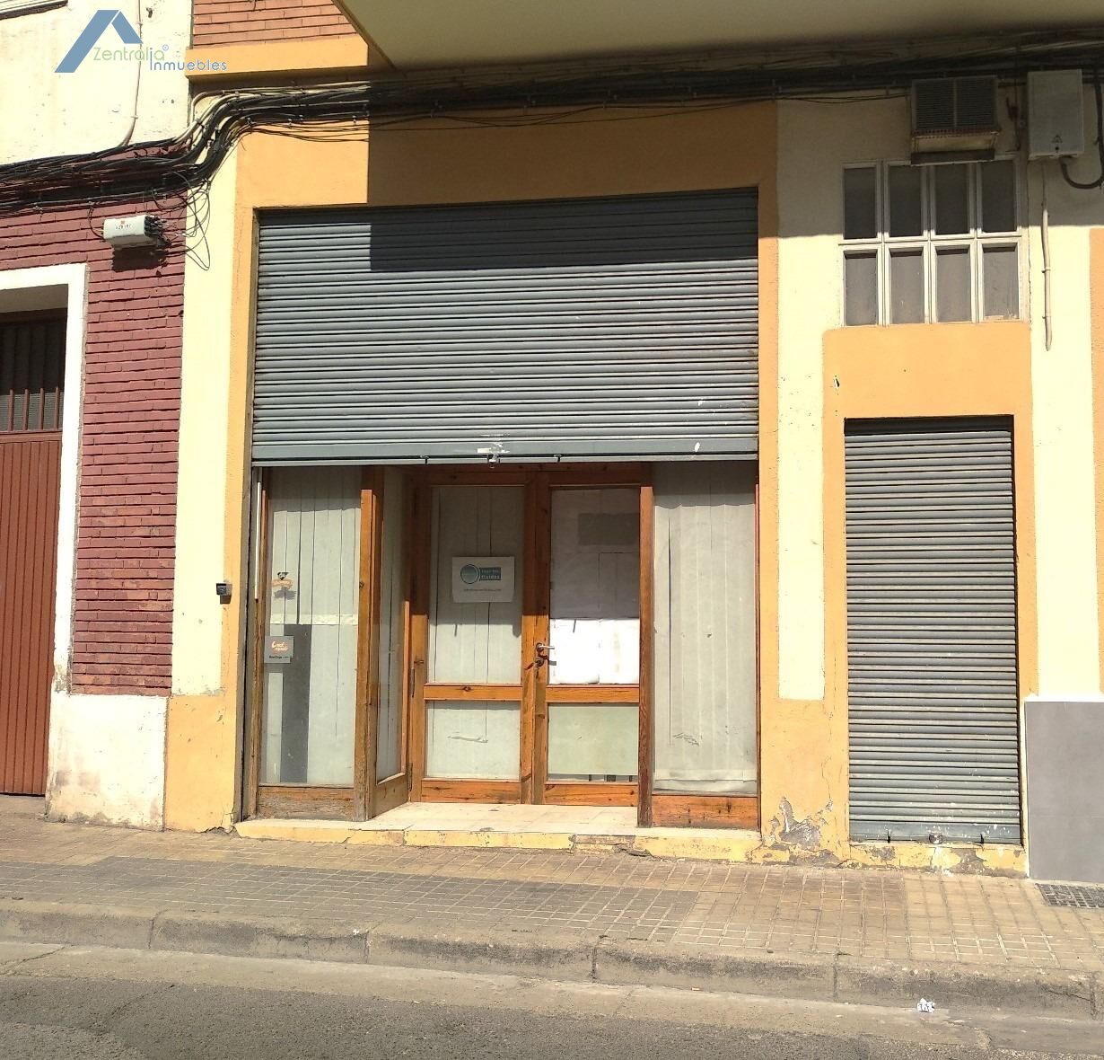Amplio local en venta en Torrero