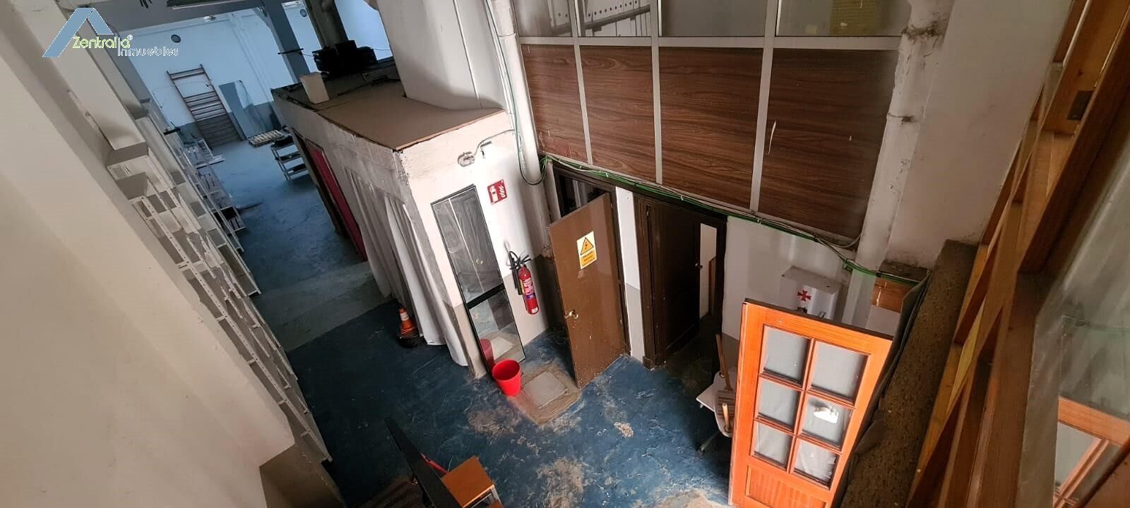 Amplio local en venta en Torrero