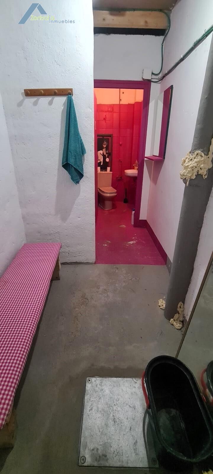 Amplio local en venta en Torrero