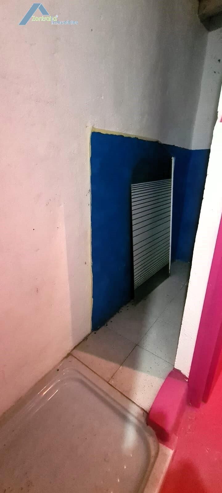 Amplio local en venta en Torrero