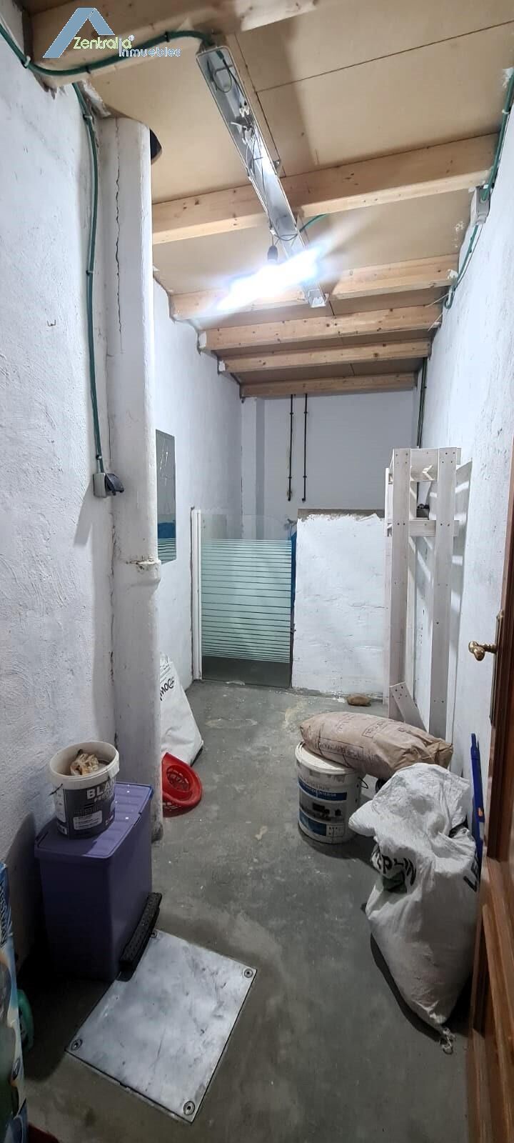 Amplio local en venta en Torrero