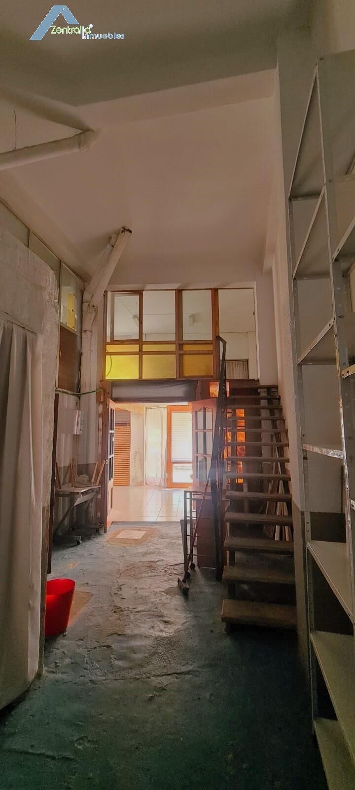 Amplio local en venta en Torrero
