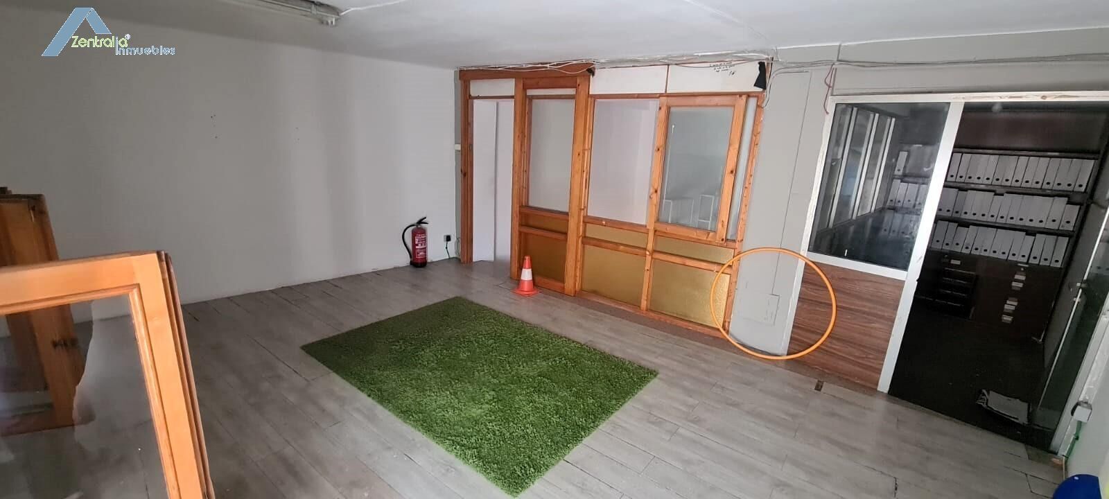 Amplio local en venta en Torrero